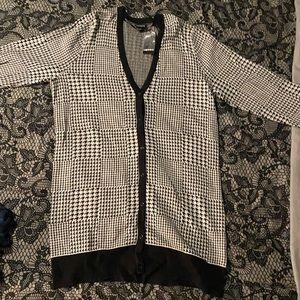 Torrid.. houndstooth print button up cardigan sweater large/size 12